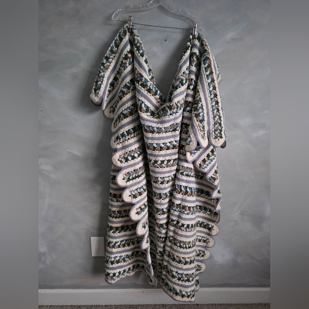 Vtg Chain Crochet Afghan Blanket Ripple Wave Scallop Edge Throw 66x49 Grannycore
